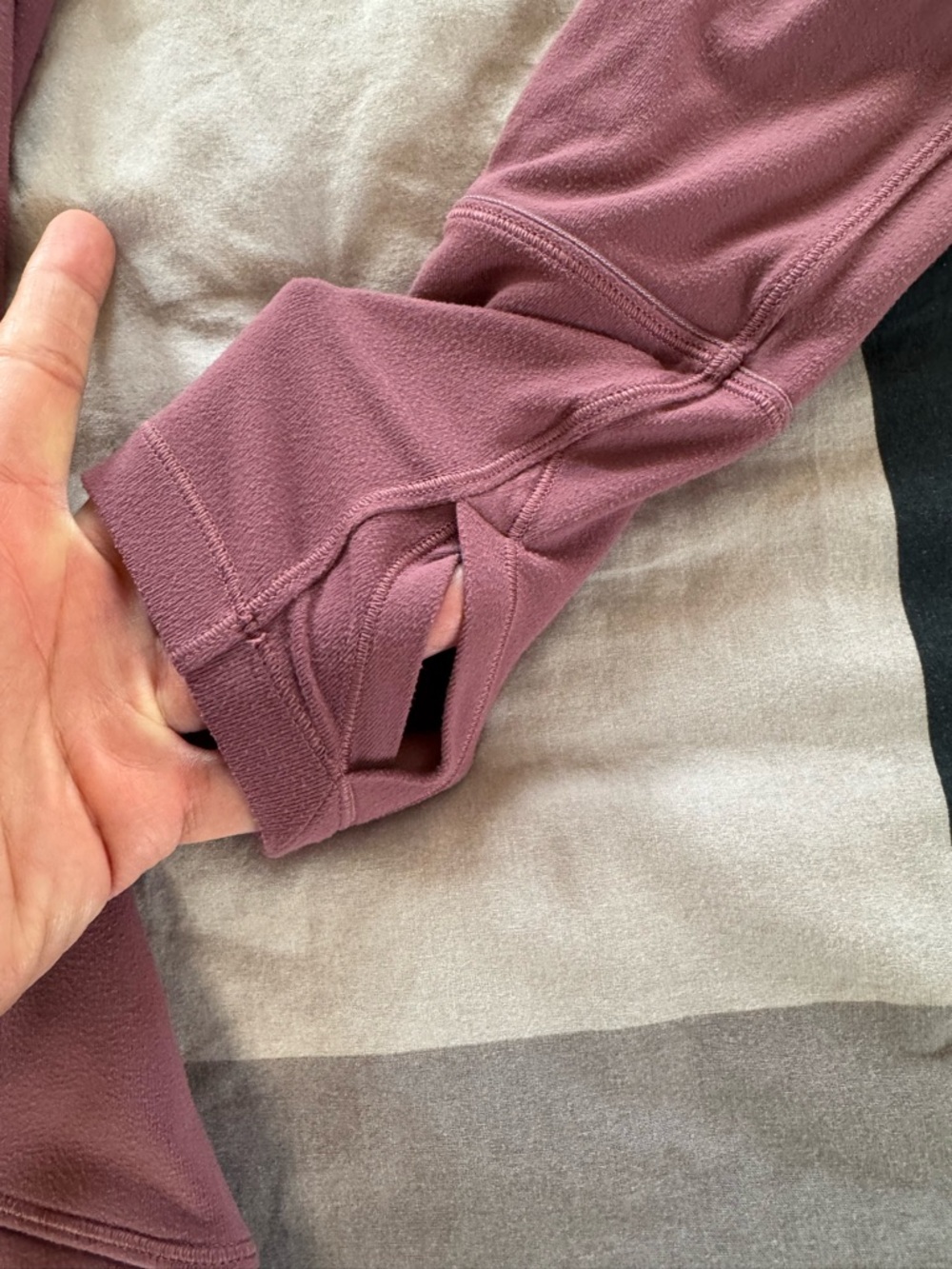LULULEMON EUC CLOSE TO CROSSING LONG SLEEVE/ RULU/ Plumful - Picture 8 of 12